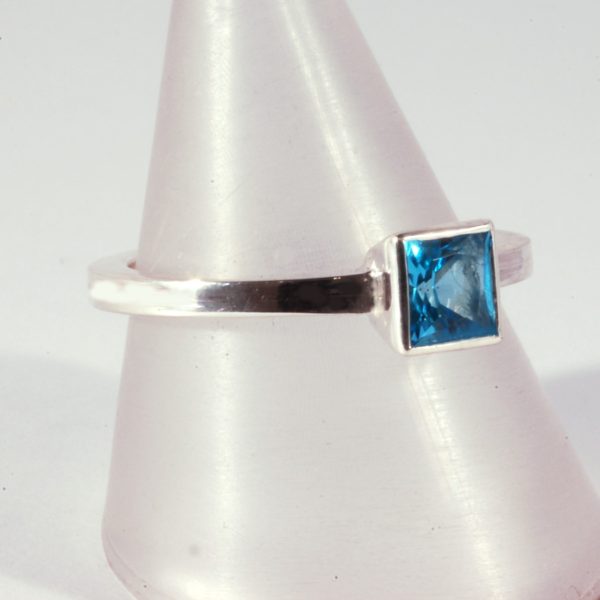 Square cut Silver blue topaz stacking ring - Image 4