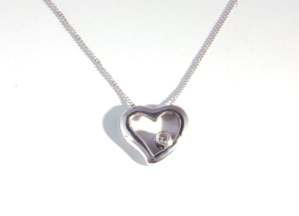9ct white gold diamond heart pendant