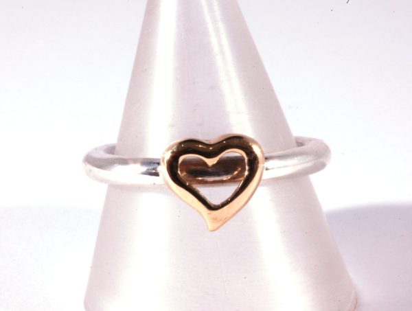 Silver & 9ct gold Heart ring - Image 2