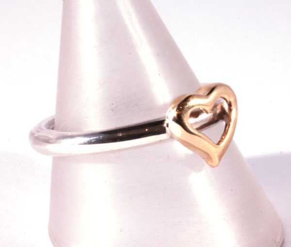Silver & 9ct gold Heart ring - Image 4