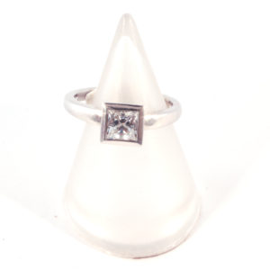 Platimum single stone princess cut diamond ring